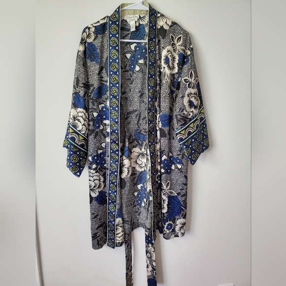 Oscar de la Renta Other - Oscar De La Renta Neman Marcus Floral Blue and Black Women's Robe Kimono